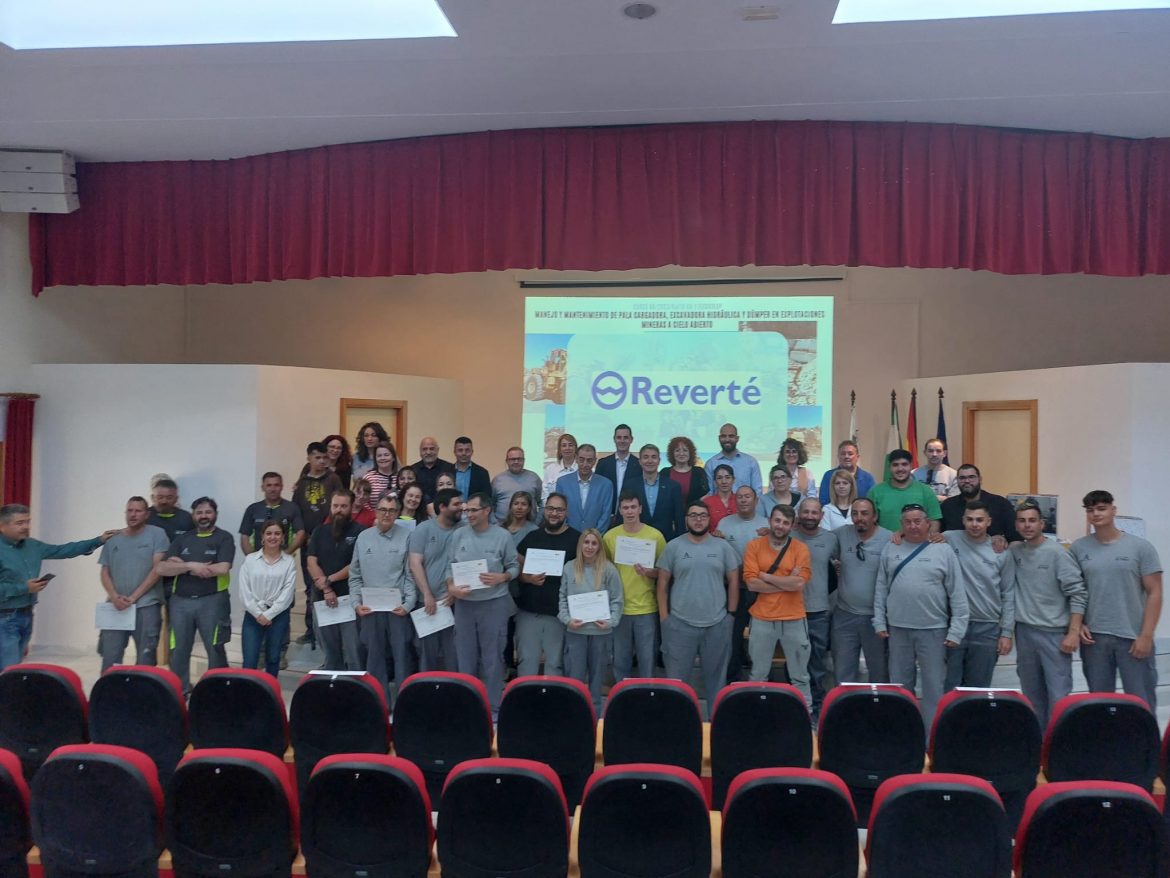 acto-escuela-de-marmol-de-fines